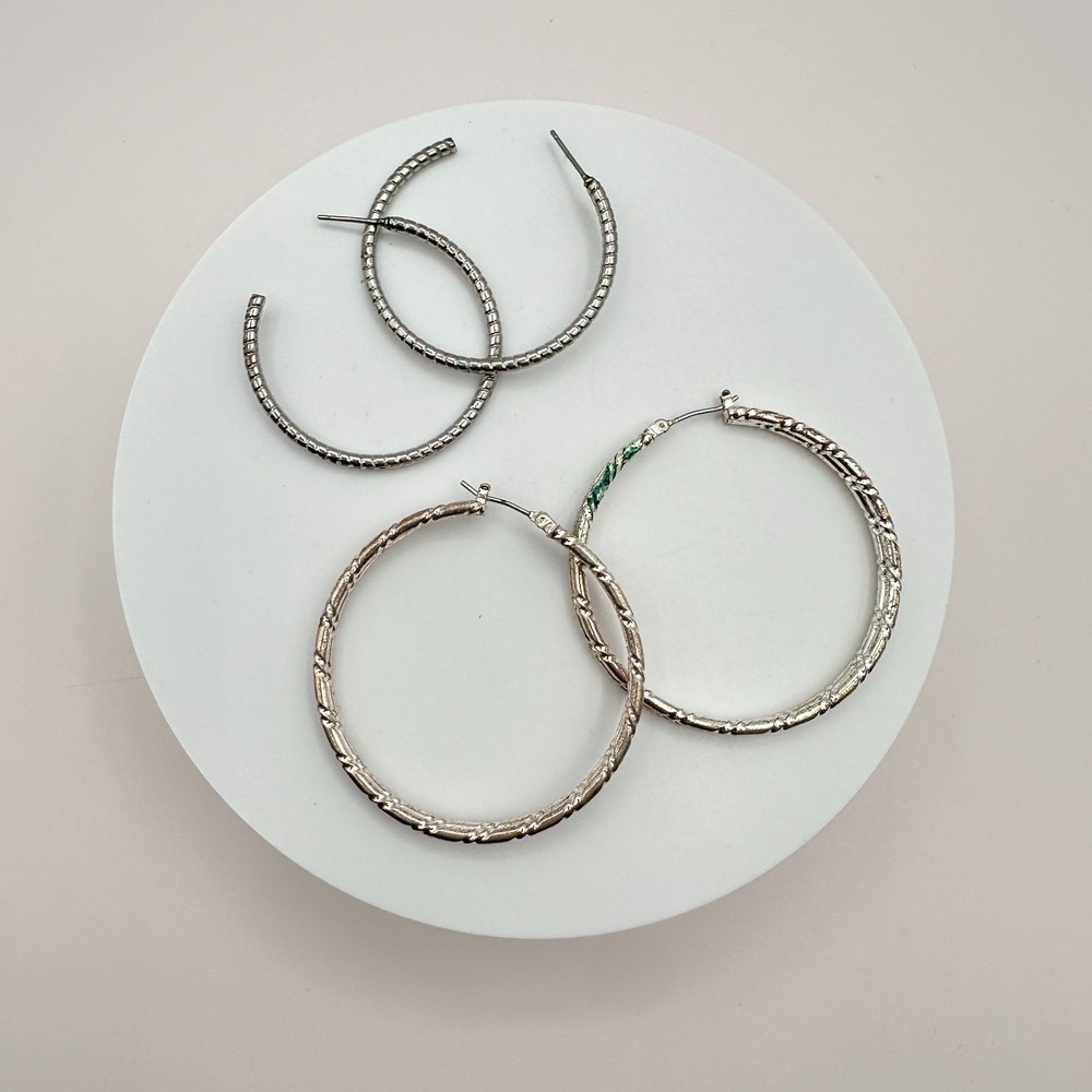 Vintage Y2K Silver Tone Ribbed Textured Hoop Earrings Set Women's Jewelry